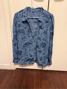 Democracy Womens Button Down Elephant Floral Print Long Sleeve Top